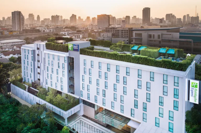 Holiday Inn Express Bangkok top - Bangkok Health Service