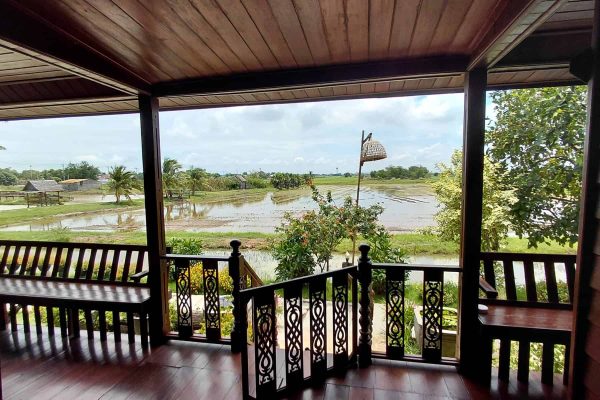17-ayutthaya-retreat-rice-field-veranda