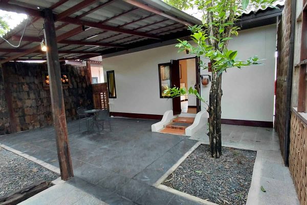 50-bangkok-retreat-private-villa-patio