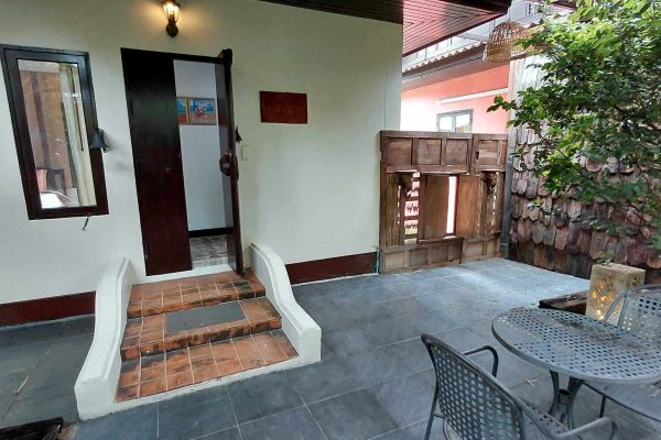 59-thai-retreat-private-patio-entrance